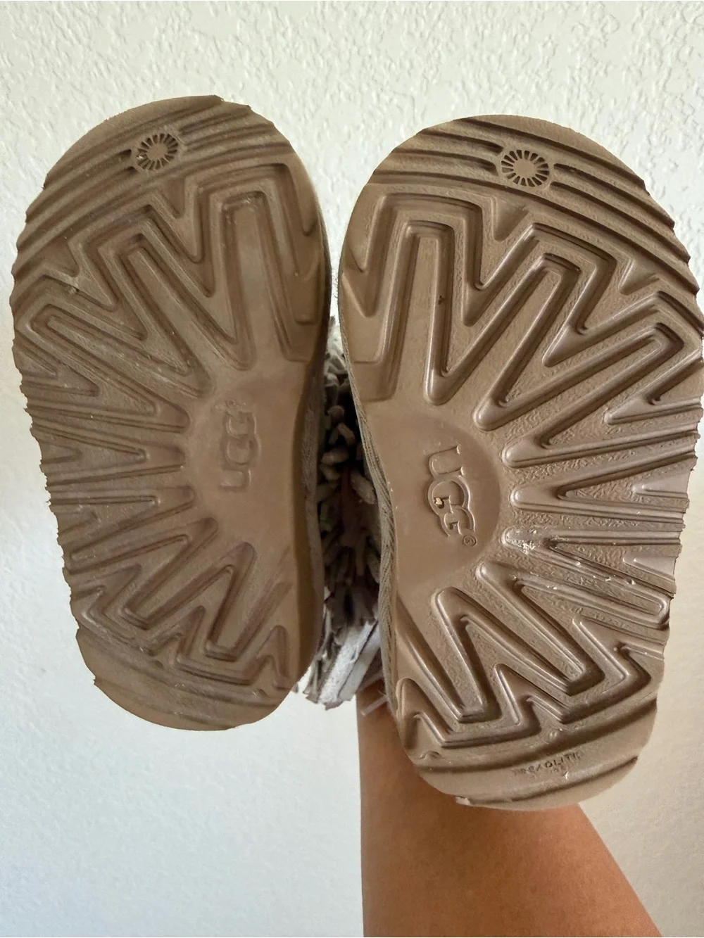 Ugg Toddler  Fringe Winter Boots in Silver Glitter